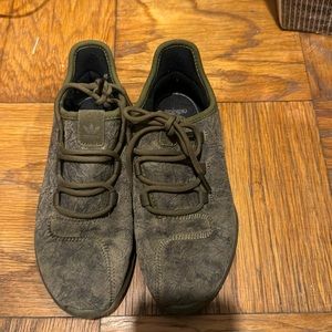 Adidas tubular size 3